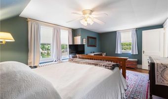 281 Green End Ave, Middletown, RI 02842