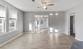 306 E Savannah St, Calhoun Falls, SC 29628