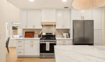 2070 Basswood Ave, Carlsbad, CA 92008