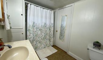 51 N River St, Auxier, KY 41602