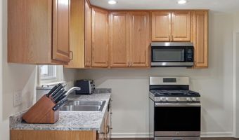 49 Gipp Rd, Albany, NY 12203