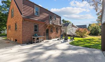 1613 N DIVISION St, Appleton, WI 54911