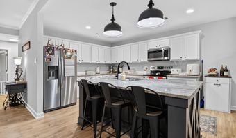 2040 Creekwood Cir, Bauxite, AR 72011