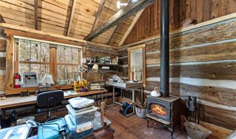 1711 W Church Rd, Alden, WI 54026