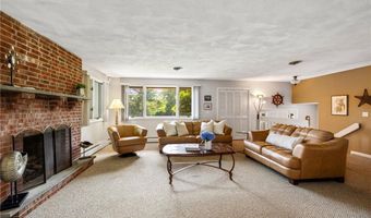 264 Boston Neck Rd, Narragansett, RI 02882