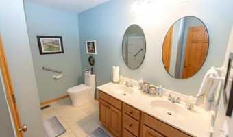616 N Easton Dr, Angola, IN 46703