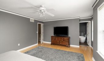 27 Galloping Brook Rd, Allentown, NJ 08501