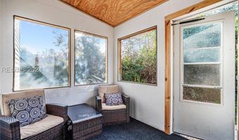 37 Kings Cross Ct, Beaufort, SC 29902