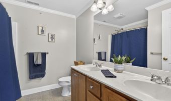 15 Shaker Heights Ln, Chester, NH 03036