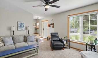 1819 NW Lakeside Dr, Ankeny, IA 50023