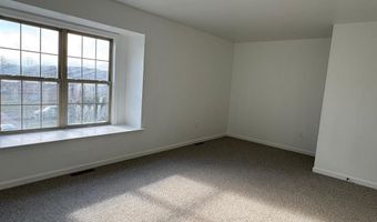 241 FLINT HILL Rd, Alburtis, PA 18011