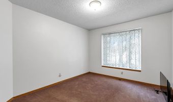 4650 Farmstead Ct, Bel Aire, KS 67220
