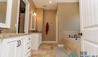 1709 W Riverside Dr, Carlsbad, NM 88220