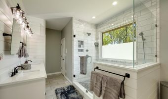 5120 Country Hills Dr, Aurora, IN 47001
