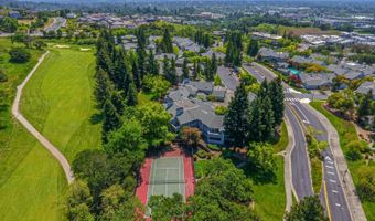 2016 Stonefield Ln, Santa Rosa, CA 95403