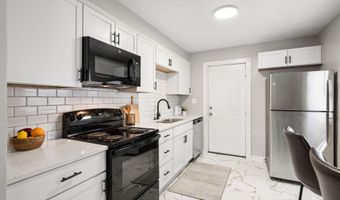 2622 Hiawatha St, Columbus, OH 43211