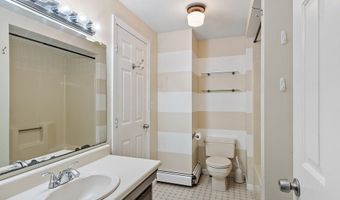 10 Tuck Farm Rd 4, Auburn, MA 01501