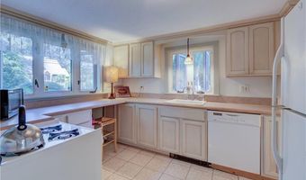 47 Wake Robin Trl, Narragansett, RI 02874