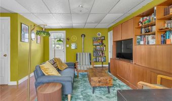 19 Hardwick St, Cumberland, RI 02864