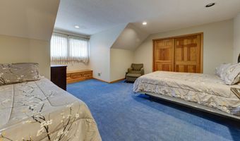 9 University Pl, Amsterdam, NY 12010