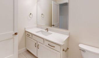 4 Longview Dr 302, Atkinson, NH 03811