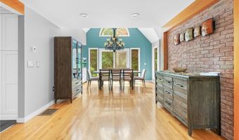 20 Beechwood Dr, Cranston, RI 02921