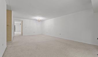 6 CHASE HALL, Dover, DE 19904
