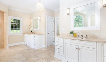 35 Foothills Dr, Avon, CT 06001