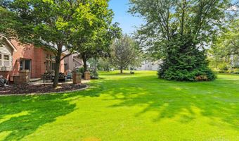 3901 N MILLWOOD Dr, Appleton, WI 54913