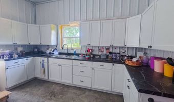 1000 Point Mason Rd, Big Sandy, TN 38221