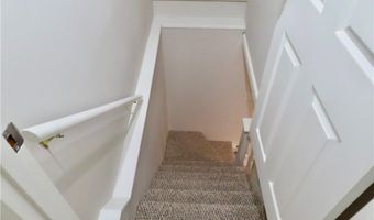 5 Susan Cir, Johnston, RI 02919