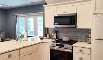 1 Bennett Point Dr A, Beaufort, SC 29907