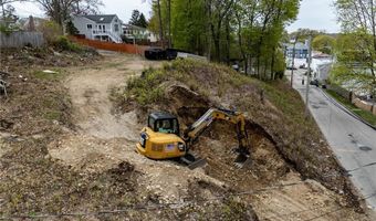 Hedley Avenue, Johnston, RI 02919