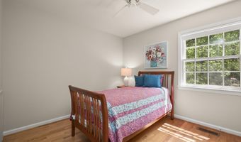 11836 HUNTING RIDGE Ct, Potomac, MD 20854