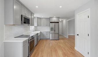 14 Elaine Dr, Hopkinton, RI 02833