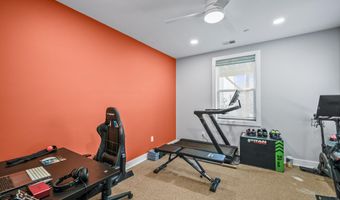 31 Valiant Ct, Middletown, NJ 07748