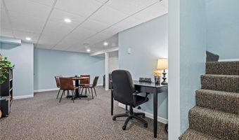 15 Leonard Dr, North Smithfield, RI 02896