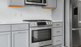 701 N HENRY St 306, Alexandria, VA 22314