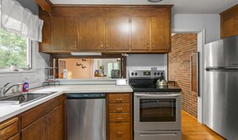 27 Adams Rd, Bloomfield, CT 06002