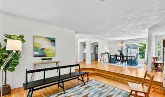 6 North Ln, Barrington, RI 02806