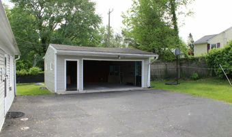 30 Grove Pl, Danbury, CT 06810