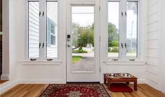 170 Pilgrim Pkwy, Warwick, RI 02888