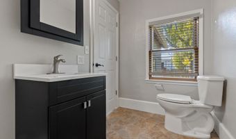 215 N 1st St, Aberdeen, SD 57401