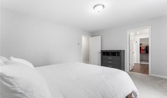 13 Minglewood Dr, Coventry, RI 02816