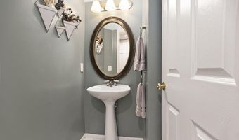 2512 Jade Ct, Ann Arbor, MI 48103