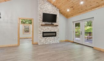 2052 Granny Squirrel Dr, Andrews, NC 28901