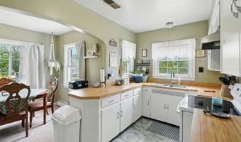 1624 Krumroy Rd, Akron, OH 44306