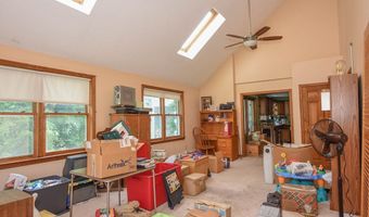 179 County Rd, Ashby, MA 01431