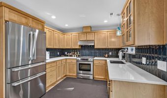 414 Parkside Dr, Ashland, OR 97520