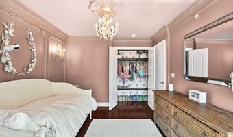 45 White Oak Ln, Aberdeen, NJ 07747
